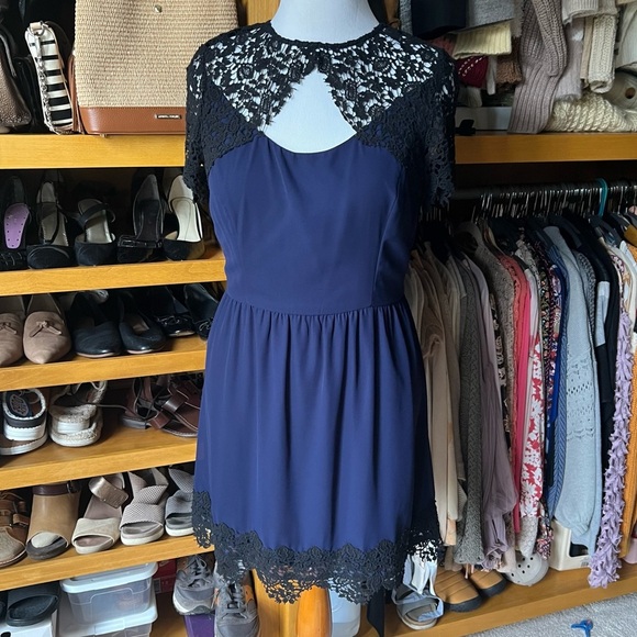 ⭐️BOGO FREE⭐️ URBAN OUTFITTERS Pins and Needles Navy and black NWT size L - Picture 2 of 14